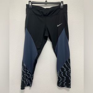 Nike Capri Women’s Leggings